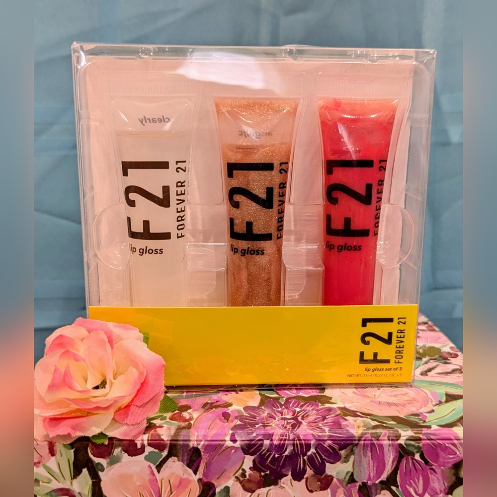 🆕 FOREVER 21 Lip Gloss Set Clearly/Angelic/Cherry